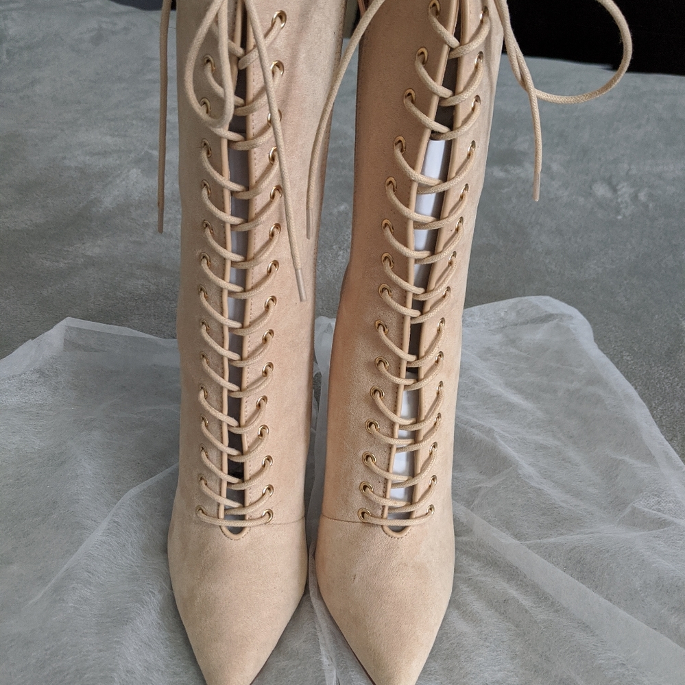 Boots size 7